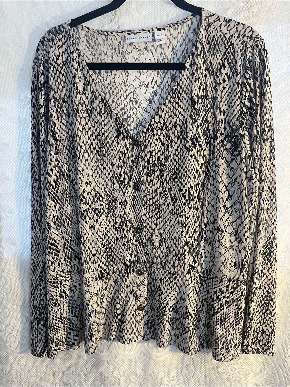 Susan Graver Liquid Knit Snake Print Button Front Top NWOT XL
